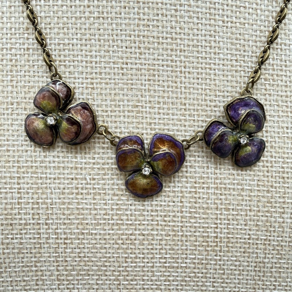 Sweet Romance Enamel Flower Necklace Antique Style Rhinestone